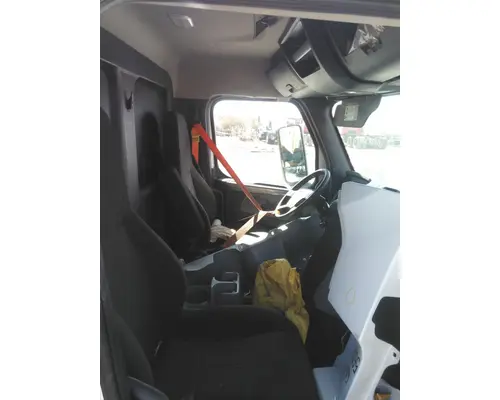 FREIGHTLINER CASCADIA 126 CAB