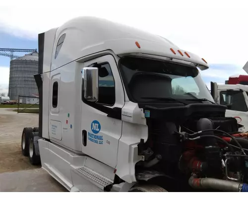 FREIGHTLINER CASCADIA 126 CAB