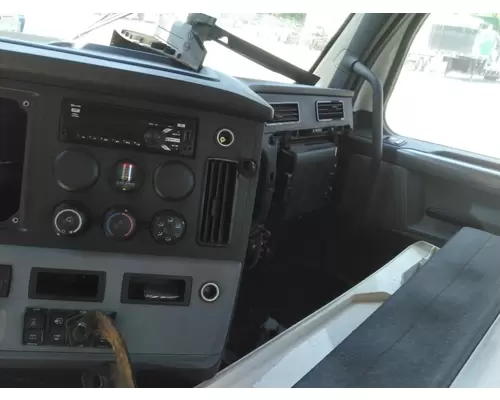 FREIGHTLINER CASCADIA 126 CAB