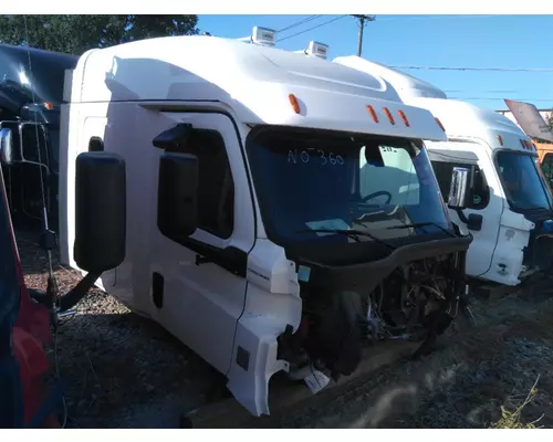 FREIGHTLINER CASCADIA 126 CAB