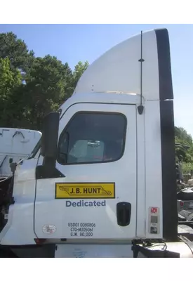 FREIGHTLINER CASCADIA 126 CAB