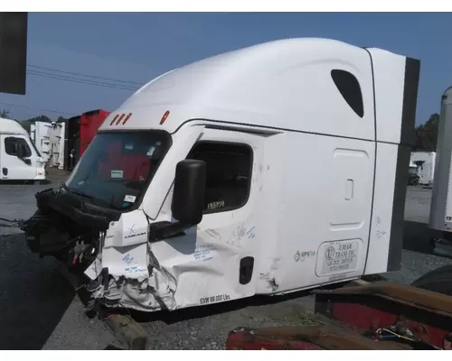 FREIGHTLINER CASCADIA 126 CAB