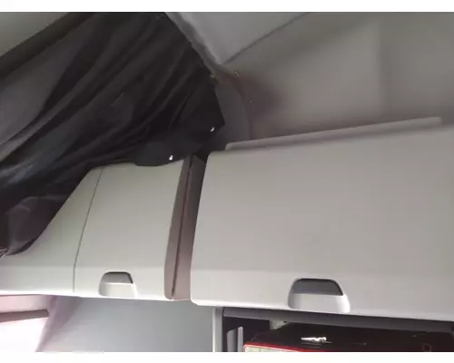 FREIGHTLINER CASCADIA 126 CAB
