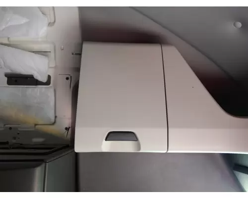 FREIGHTLINER CASCADIA 126 CAB