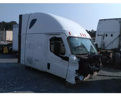 FREIGHTLINER CASCADIA 126 CAB