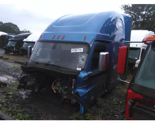 FREIGHTLINER CASCADIA 126 CAB