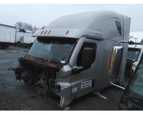 FREIGHTLINER CASCADIA 126 CAB