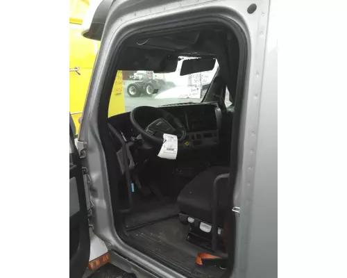 FREIGHTLINER CASCADIA 126 CAB
