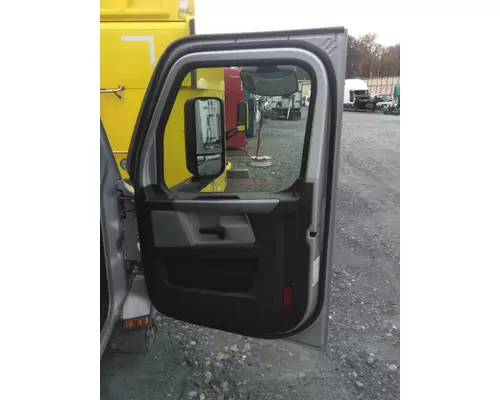 FREIGHTLINER CASCADIA 126 CAB