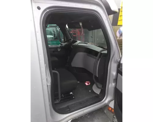 FREIGHTLINER CASCADIA 126 CAB