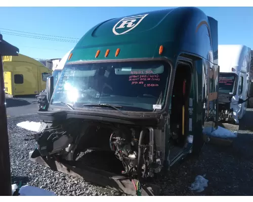 FREIGHTLINER CASCADIA 126 CAB