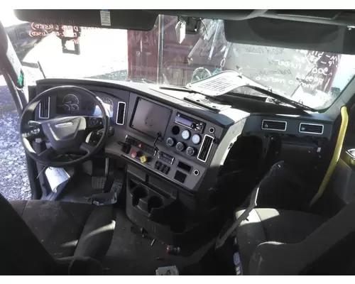 FREIGHTLINER CASCADIA 126 CAB
