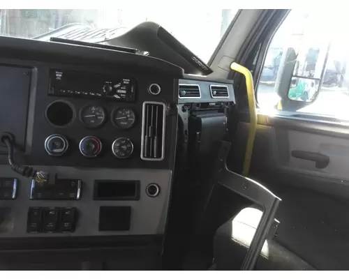 FREIGHTLINER CASCADIA 126 CAB
