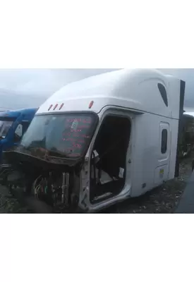 FREIGHTLINER CASCADIA 126 CAB