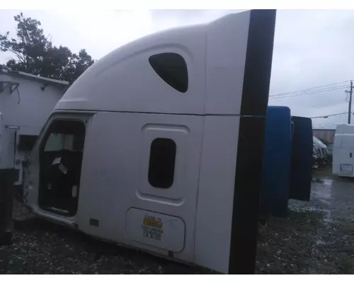 FREIGHTLINER CASCADIA 126 CAB