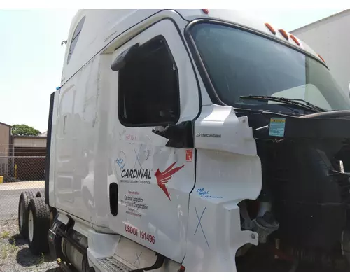 FREIGHTLINER CASCADIA 126 CAB