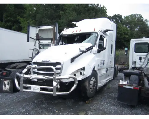 FREIGHTLINER CASCADIA 126 CAB