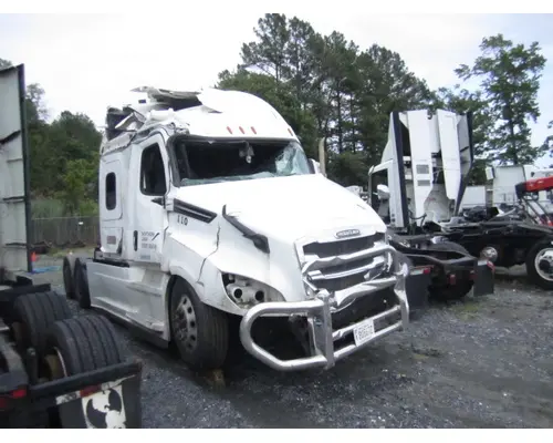 FREIGHTLINER CASCADIA 126 CAB
