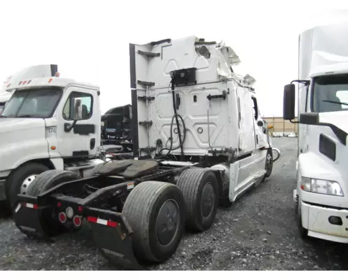 FREIGHTLINER CASCADIA 126 CAB