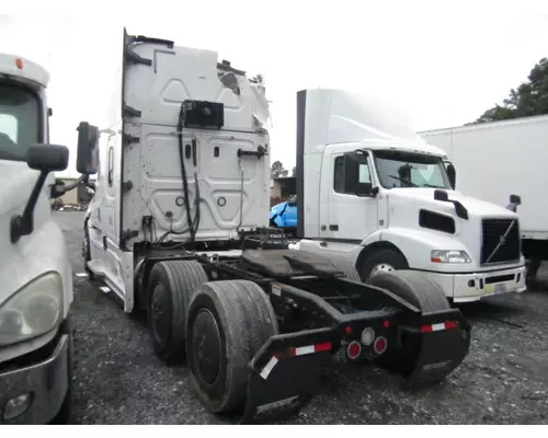 FREIGHTLINER CASCADIA 126 CAB