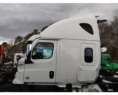 FREIGHTLINER CASCADIA 126 CAB