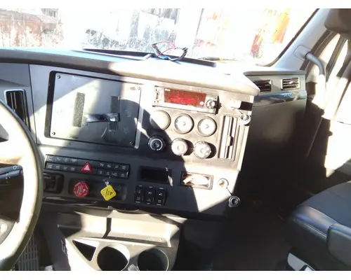 FREIGHTLINER CASCADIA 126 CAB