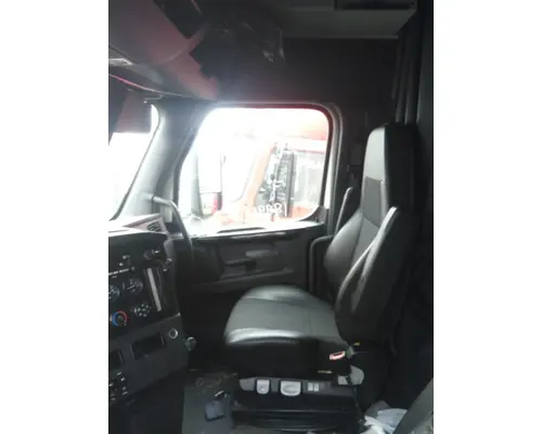 FREIGHTLINER CASCADIA 126 CAB
