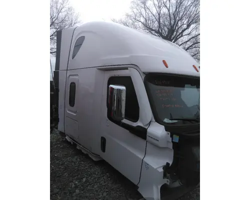 FREIGHTLINER CASCADIA 126 CAB