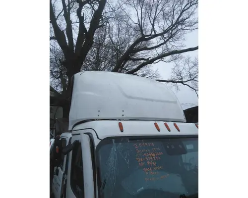 FREIGHTLINER CASCADIA 126 CAB