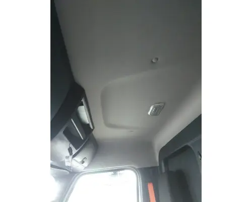 FREIGHTLINER CASCADIA 126 CAB