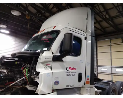FREIGHTLINER CASCADIA 126 CAB