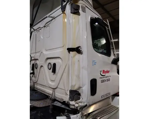 FREIGHTLINER CASCADIA 126 CAB