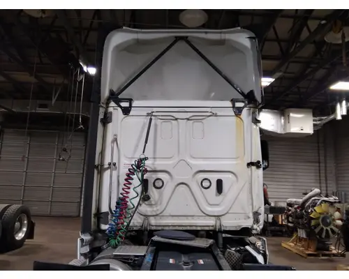 FREIGHTLINER CASCADIA 126 CAB