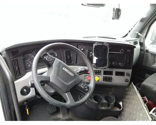 FREIGHTLINER CASCADIA 126 CAB