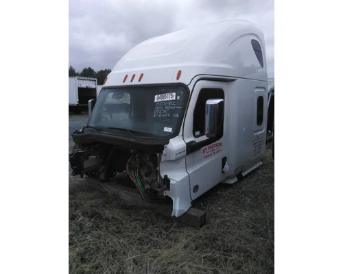 FREIGHTLINER CASCADIA 126 CAB