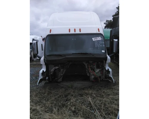 FREIGHTLINER CASCADIA 126 CAB