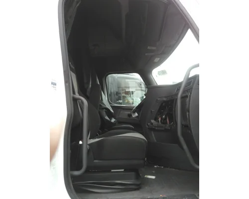 FREIGHTLINER CASCADIA 126 CAB