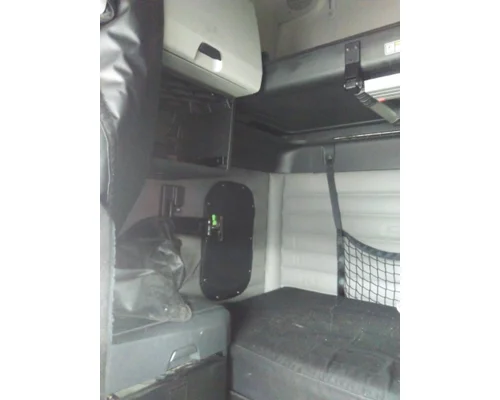 FREIGHTLINER CASCADIA 126 CAB
