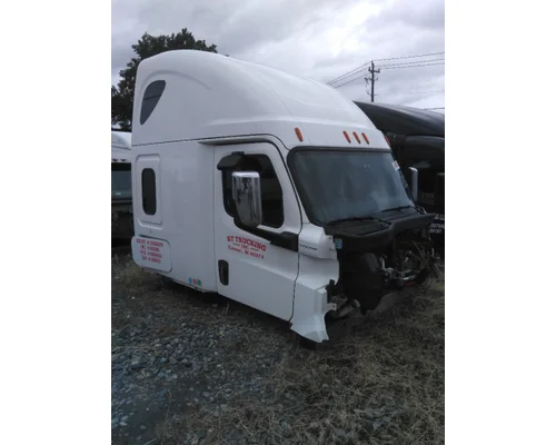 FREIGHTLINER CASCADIA 126 CAB