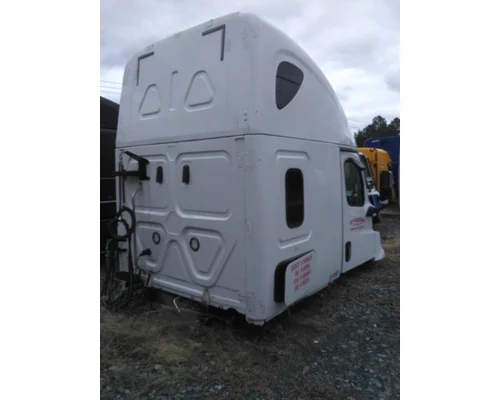 FREIGHTLINER CASCADIA 126 CAB