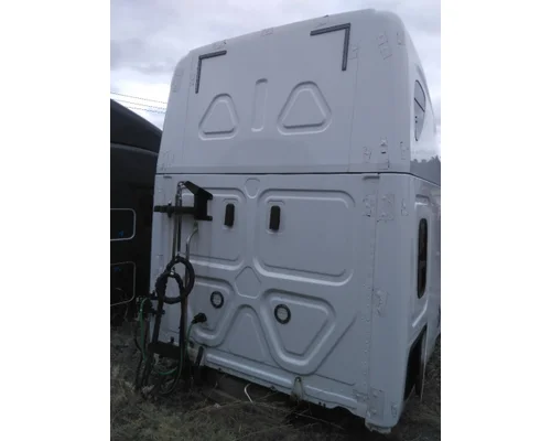 FREIGHTLINER CASCADIA 126 CAB