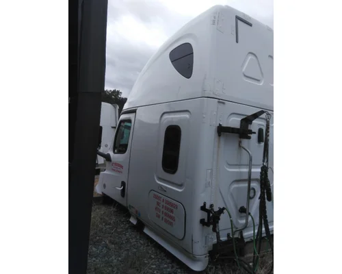 FREIGHTLINER CASCADIA 126 CAB