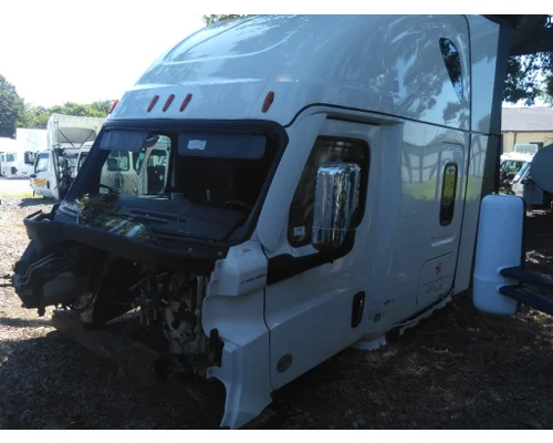 FREIGHTLINER CASCADIA 126 CAB