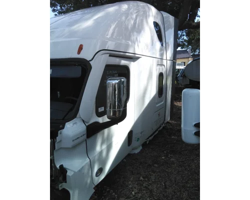 FREIGHTLINER CASCADIA 126 CAB