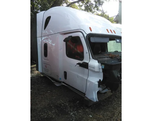 FREIGHTLINER CASCADIA 126 CAB