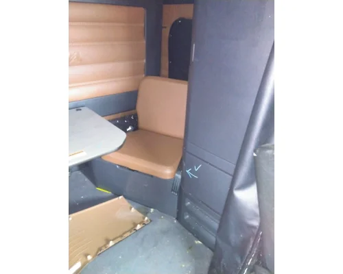 FREIGHTLINER CASCADIA 126 CAB