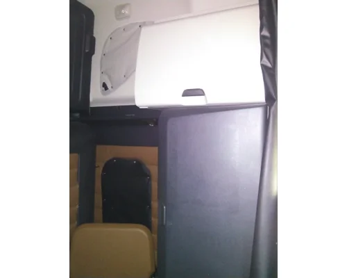 FREIGHTLINER CASCADIA 126 CAB