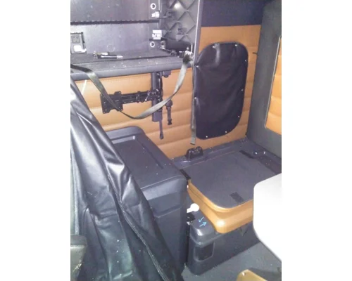 FREIGHTLINER CASCADIA 126 CAB