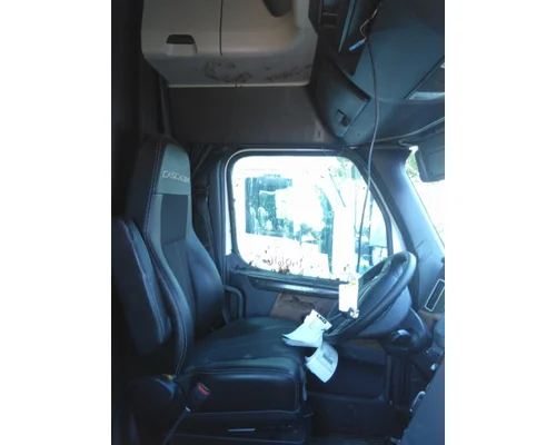 FREIGHTLINER CASCADIA 126 CAB