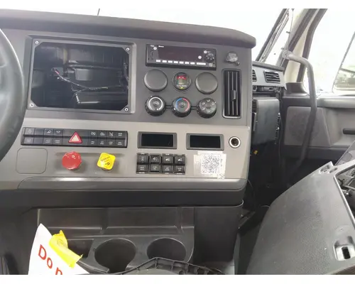 FREIGHTLINER CASCADIA 126 CAB